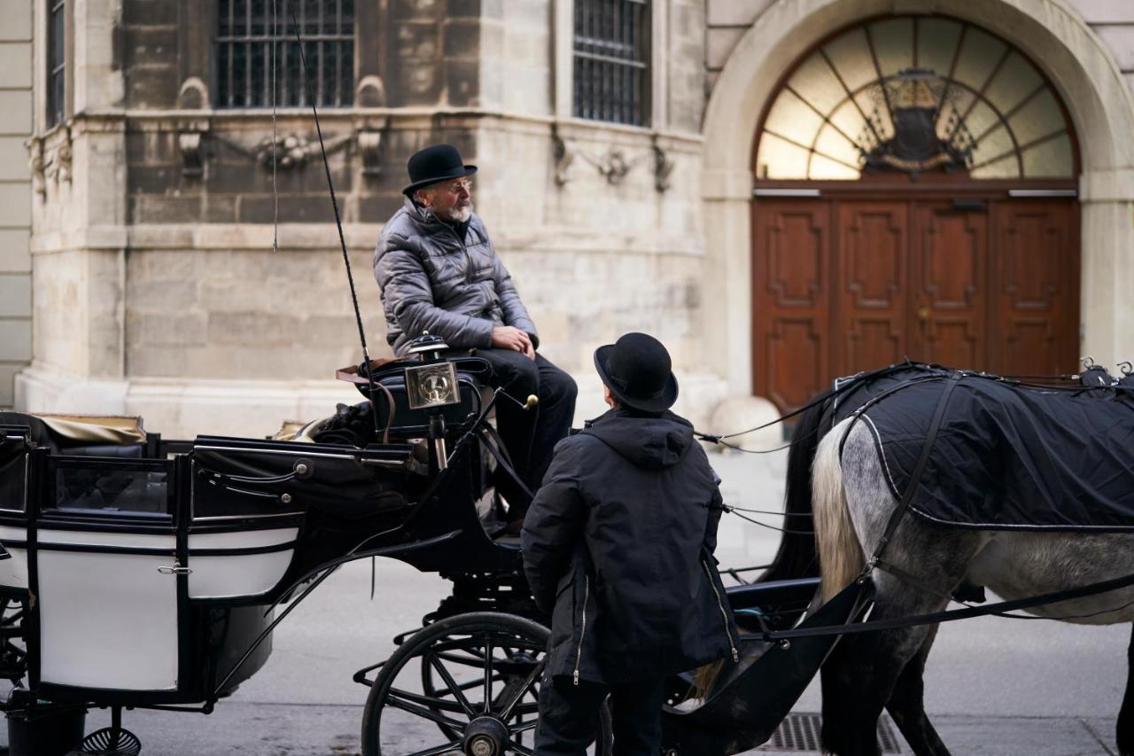 Do&Co Hotel Viyana Dış mekan fotoğraf Horse-drawn carriage in Vienna