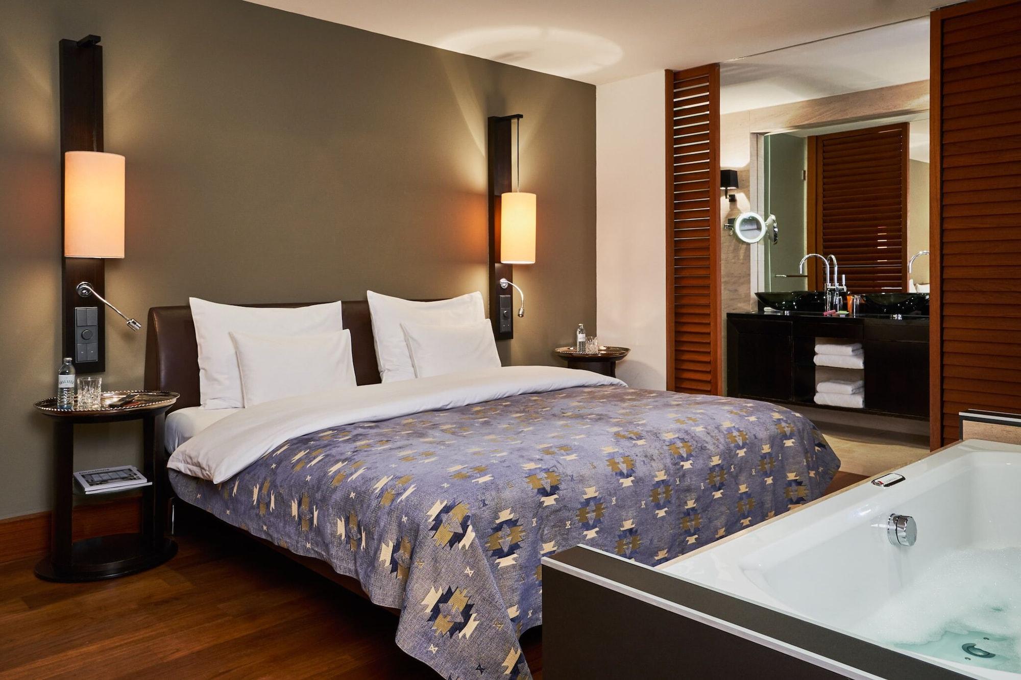 Do&Co Hotel Viyana Dış mekan fotoğraf A room at the Mandarin Oriental, Munich